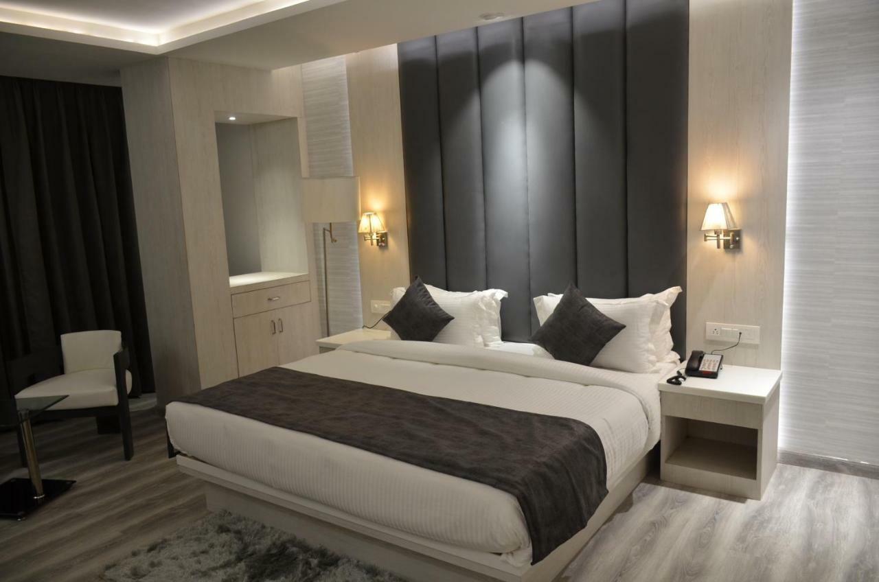 Hotel Radiance Bareilly Extérieur photo